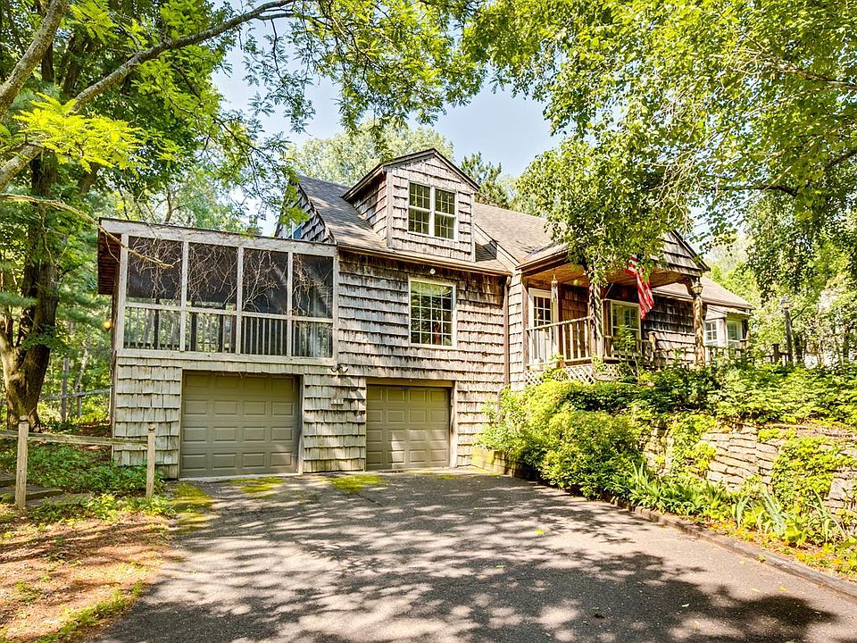 1st image of 616 Hall Ave