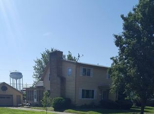 806 Ten Broeck St, Paris, IL 61944