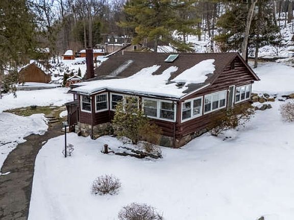 2nd image of 15 Cliff Rd