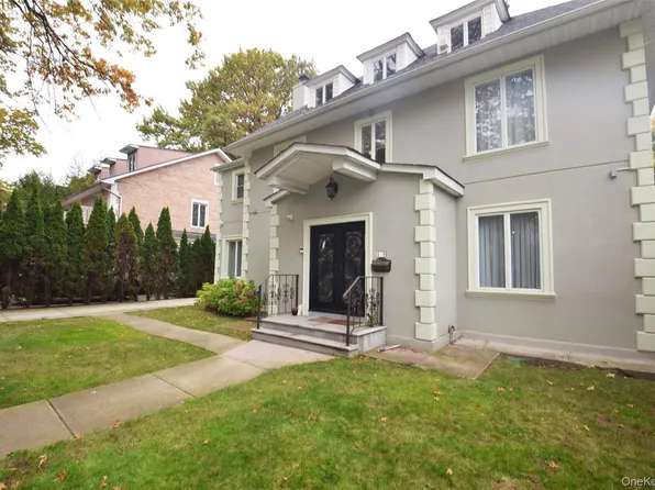 110 82nd Ave, Kew Gardens, NY 11415