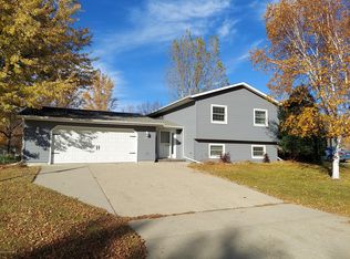 2924 Hanover Ave S, Moorhead, MN 56560