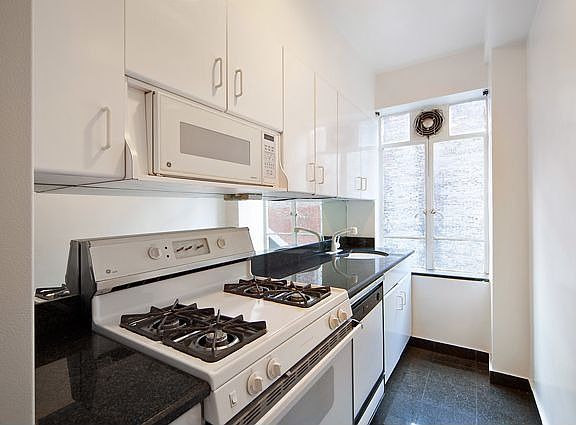 3rd image of 44 E 67th St APT 7D