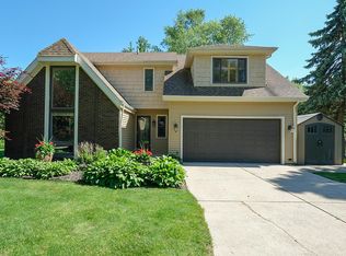 5333 Foxcroft Dr, Kalamazoo, MI 49009