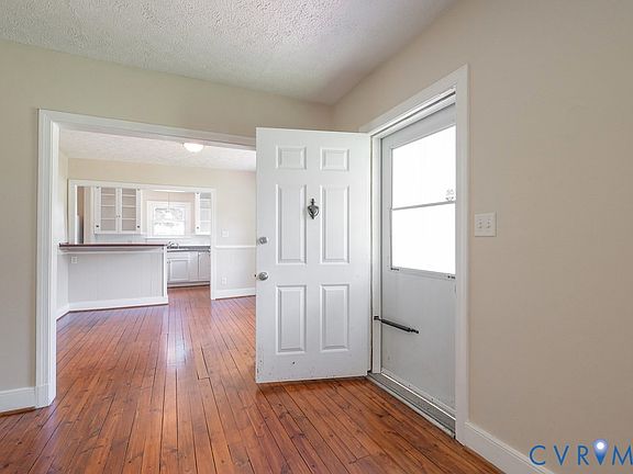 4th image of 8011 River Rd