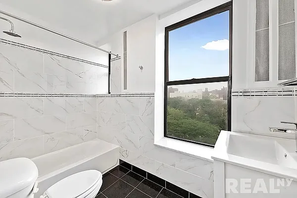 Rented by REAL New York | media 20