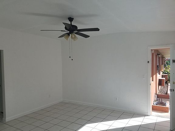 4th image of 1835 NE 170th St APT 1