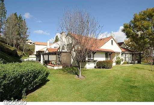 2nd image of 17602 Marymont Pl