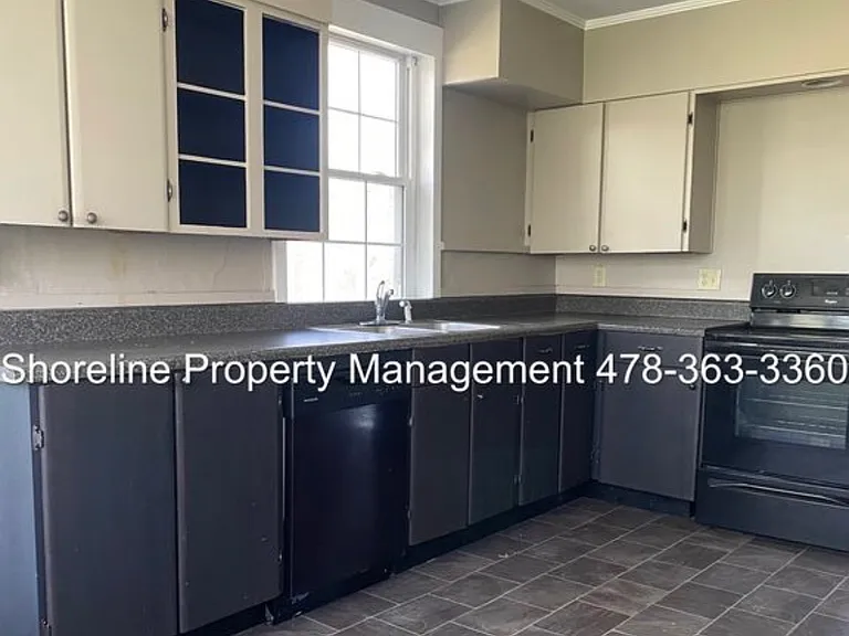 411 Forest Rd — Photo 8