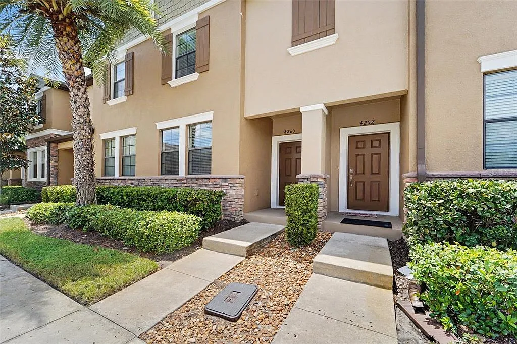3 bed, 2.5 bath, 1777 sqft, $2,400 — Photo 3