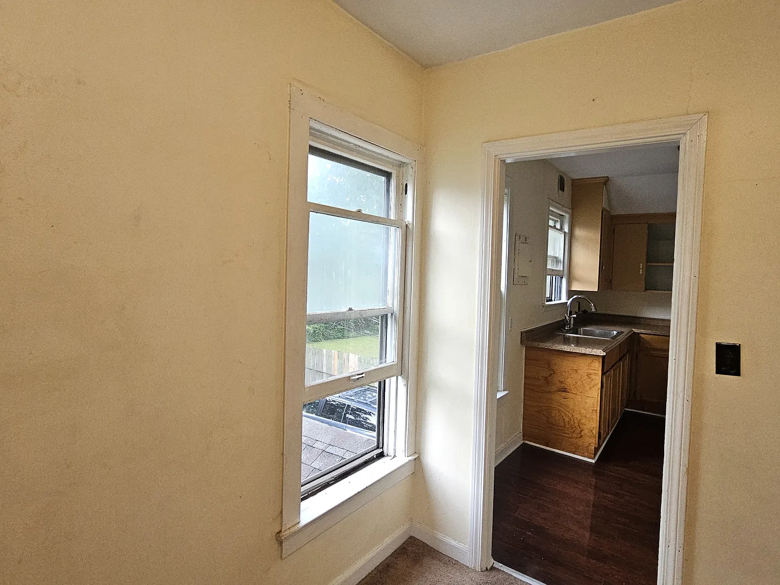 2 bed, 1000 sqft, $1,250 — Photo 4