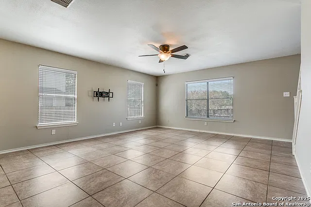 3 bed, 2.5 bath, 1698 sqft, $2,150 — Photo 4