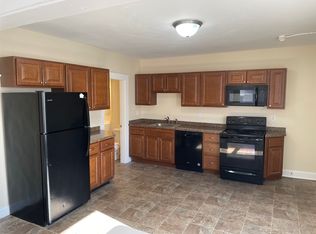 389 Cumberland Hill Rd #3B, Woonsocket, RI 02895