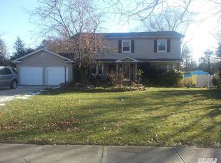 224 Clay Pitts Rd, East Northport, NY 11731