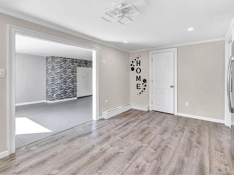 156 New Haven Ave — Photo 6
