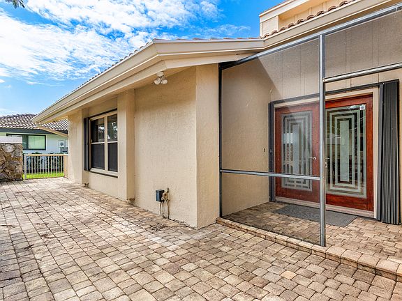 4th image of 642 Lakewoode Circle W