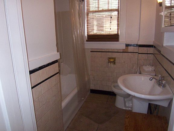 5th image of 795 N Evergreen St