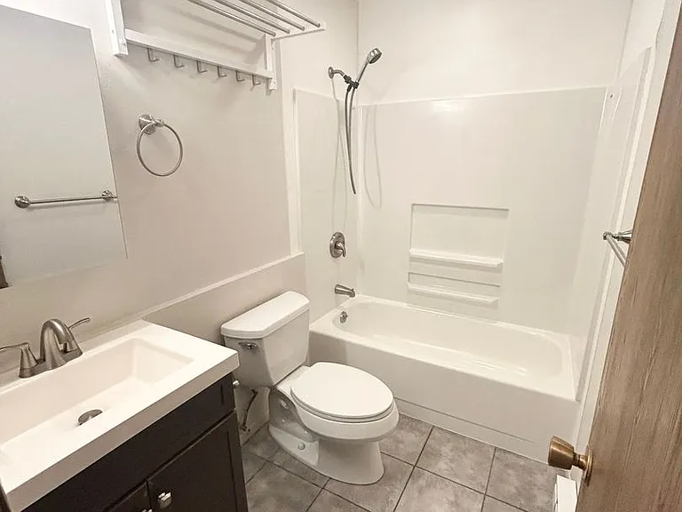 640 W Valley Dr — Photo 25