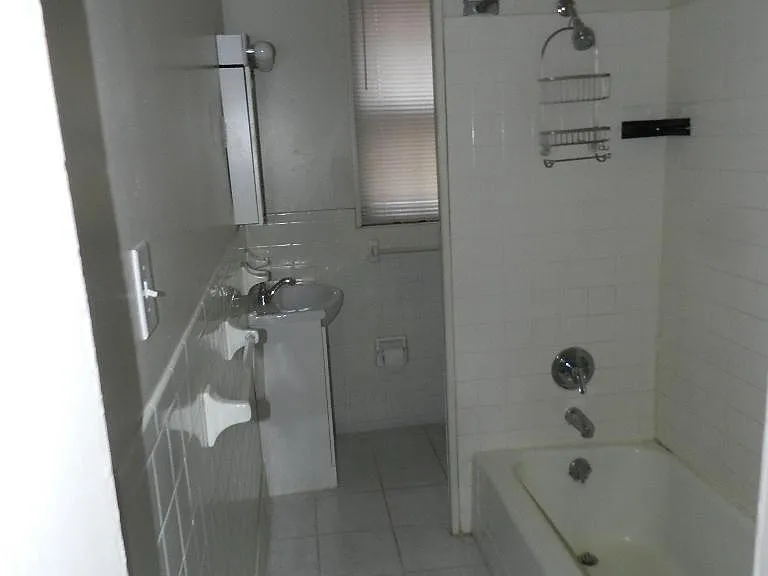 2118 Walnut St #2R — Photo 17