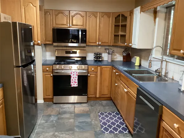 120 Maple St, Coushatta, LA 71019