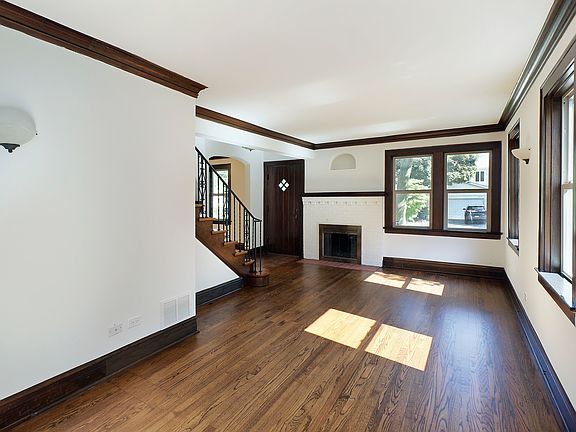 5th image of 2427 Birchwood Ln