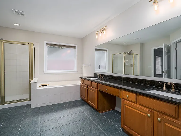 174 Ennisbrook Dr SE — Photo 29