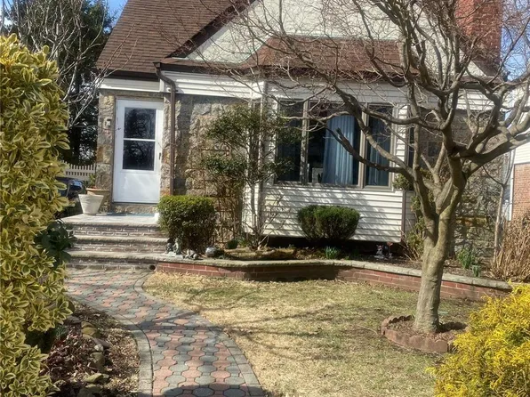 9-18 120 Street, College Point, NY 11356