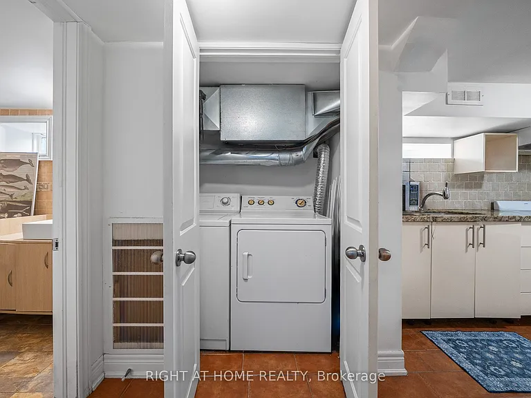 490 Brock Ave #4 — Photo 16