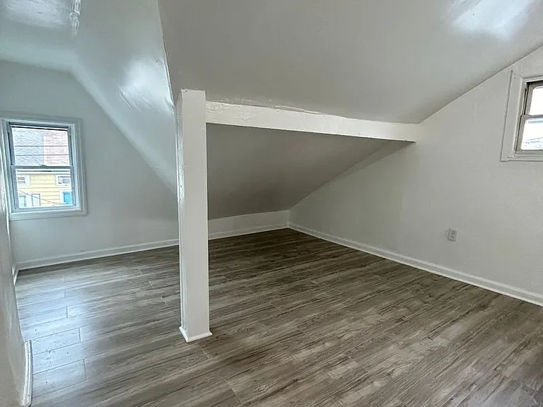 739 Beatty St — Photo 16