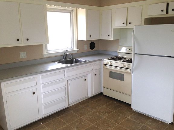 4th image of 4 Truman Ct #2