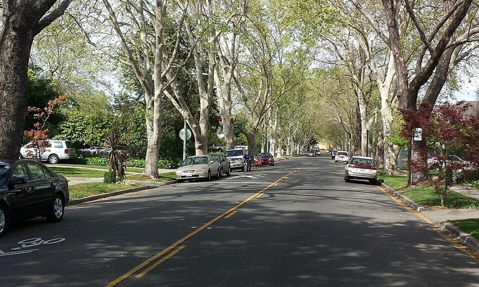 1st image of 1758 39th St