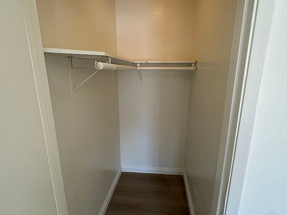 5th image of 933 W 7th St APT B
