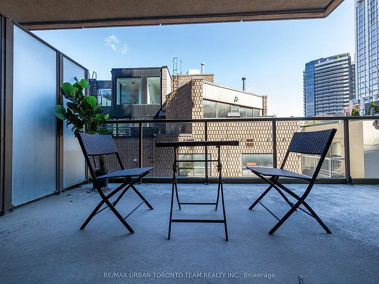 80 Yorkville Ave #303 — Photo 37