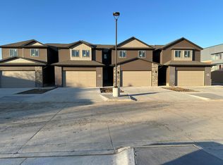 8221 Ventura Pl, Lincoln, NE 68505