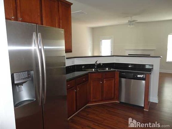 5th image of 4609 Baylor St