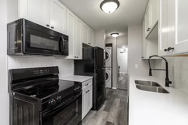1000 7th Ave SW