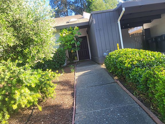 2nd image of 710 Barcelona Ave