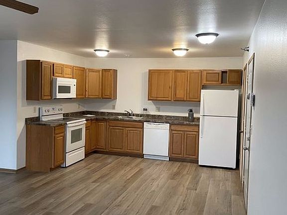 2nd image of 16210 Ridgeview Dr #502