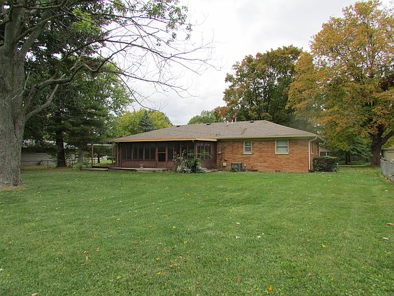 3rd image of 6829 Daisy Ln