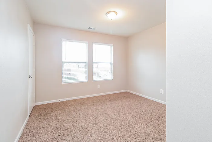 192 Green Garden Dr — Photo 7