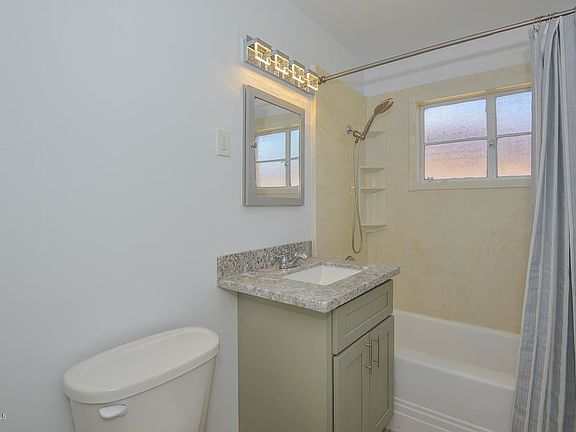 4th image of 4521 N 18th Dr