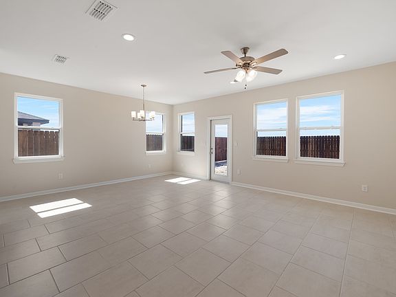 5th image of 906 S Templo Dorado