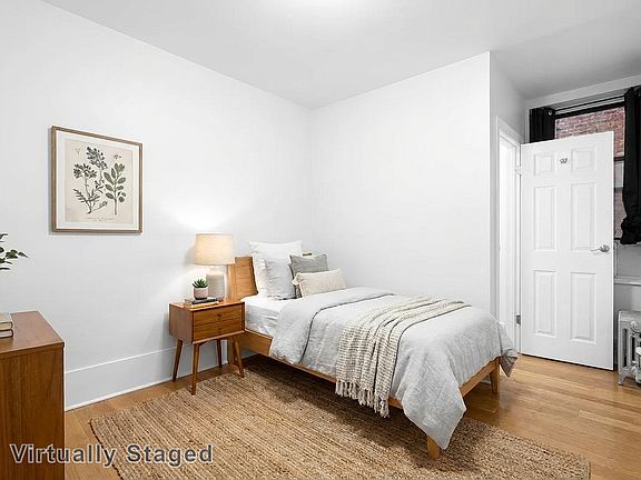 4th image of 180 Borinquen Pl APT 2