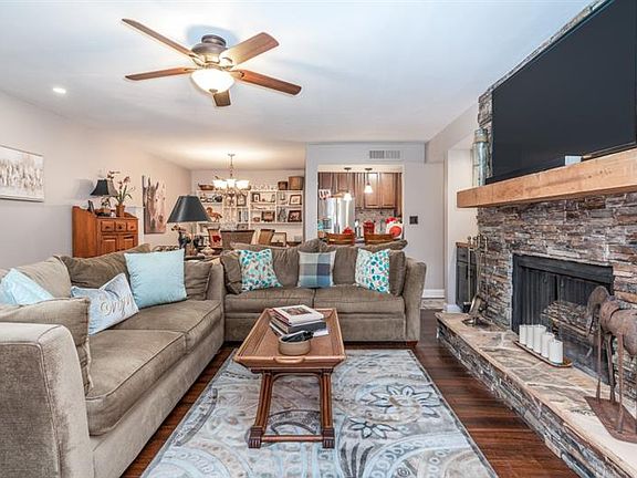 5th image of 230 Smokerise Cir SE
