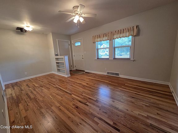 3rd image of 213 S 5th St