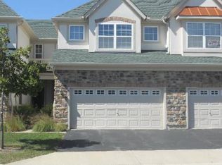 437 Bay Tree Cir, Vernon Hills, IL 60061