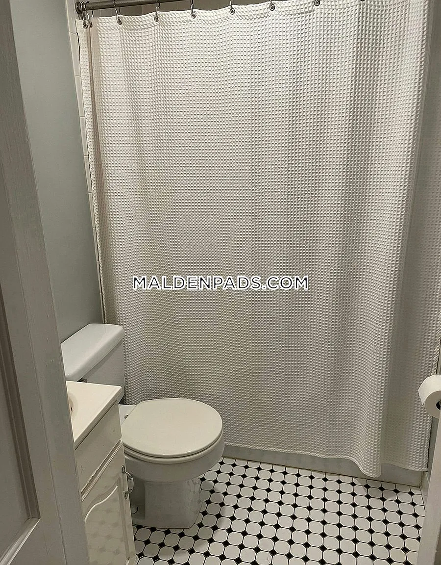 2 bed, 999 sqft, $2,375 — Photo 4