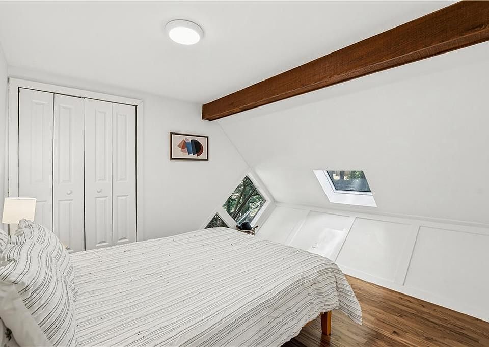 30th image of 2965 Pond View Ct