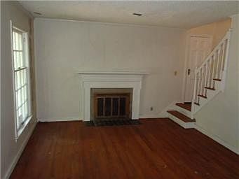 2nd image of 8821 Custer Trl