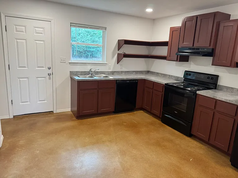 208 S 26th St — Photo 15