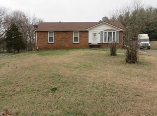 1872 Harriet Dr, Clarksville, TN 37040